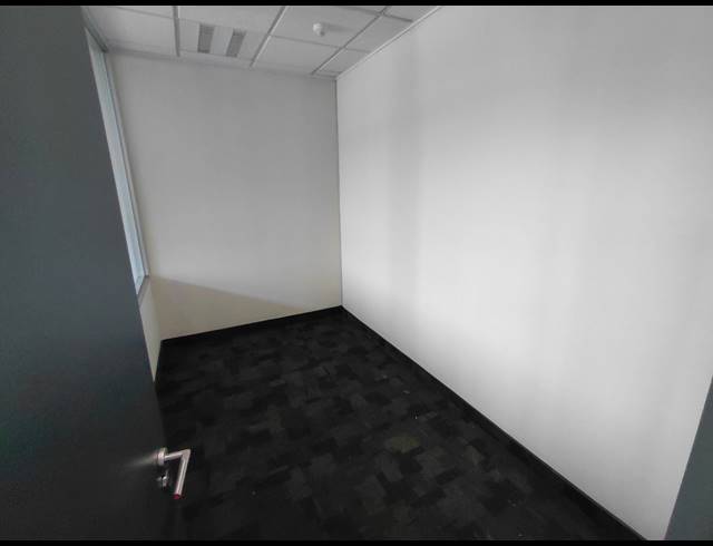 6,747M² OFFICE TO LET IN WATERFALL